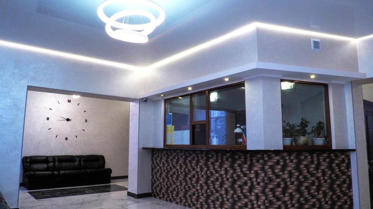 Hotel "Nizhyn" Eksteriør billede