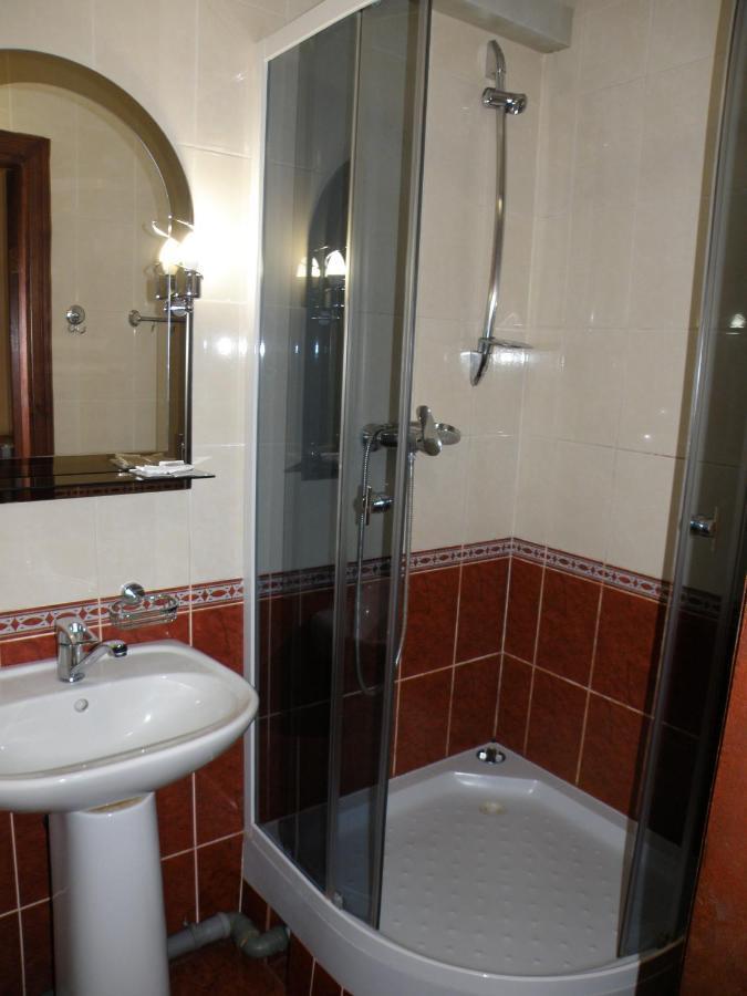 Hotel "Nizhyn" Eksteriør billede