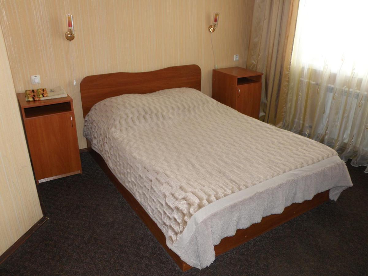 Hotel "Nizhyn" Eksteriør billede