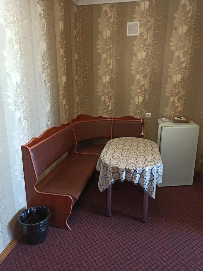 Hotel "Nizhyn" Eksteriør billede